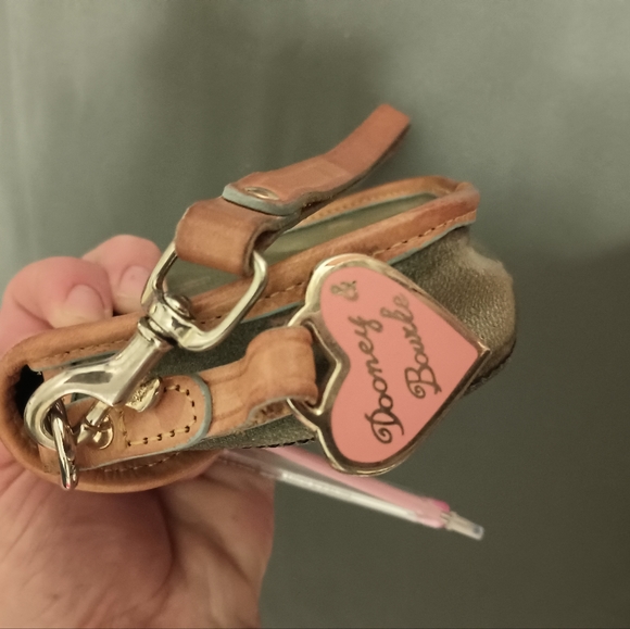 Dooney pouch - Picture 2 of 3